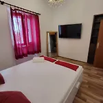 At Location Villa