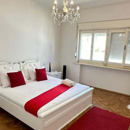 At Location 斯普利特