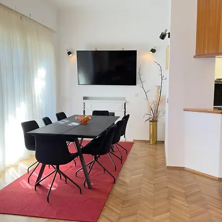 Villa At Location *