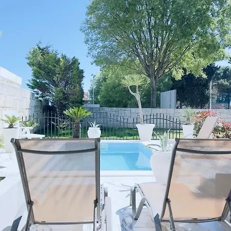 Villa At Location