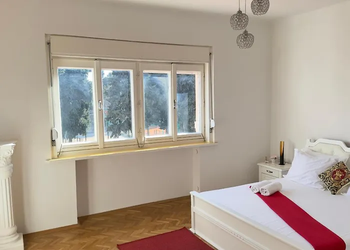 ヴィラ At Location