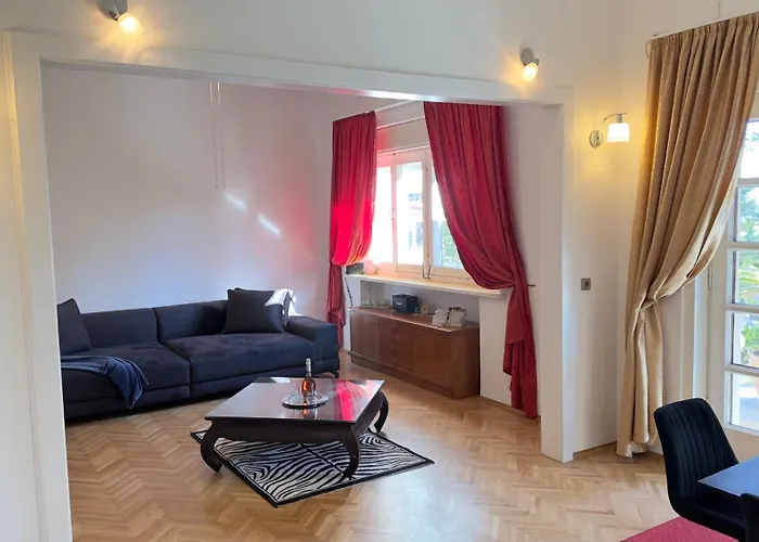 ヴィラ At Location *