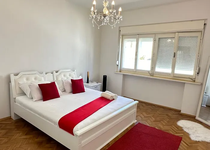 At Location スプリト