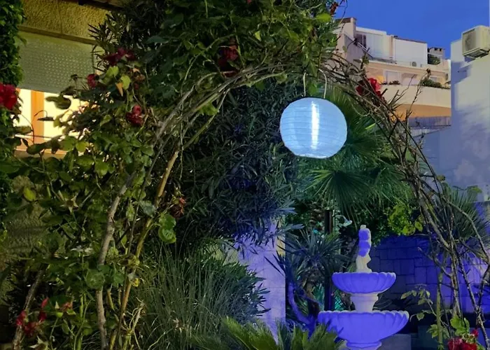 ヴィラ At Location スプリト