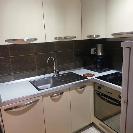 At Location Σπλιτ