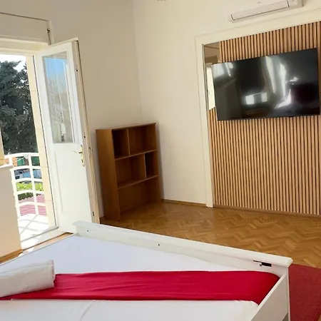 At Location Βίλα *